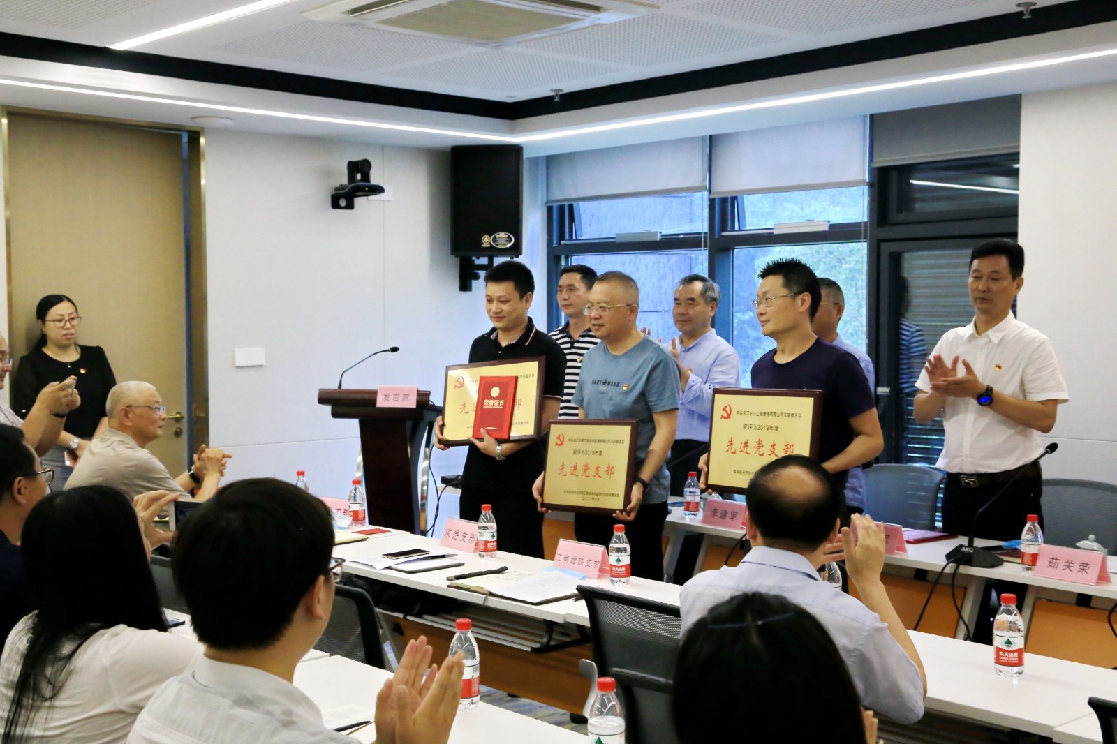 1594691438292072.jpg IMG_2105.JPG