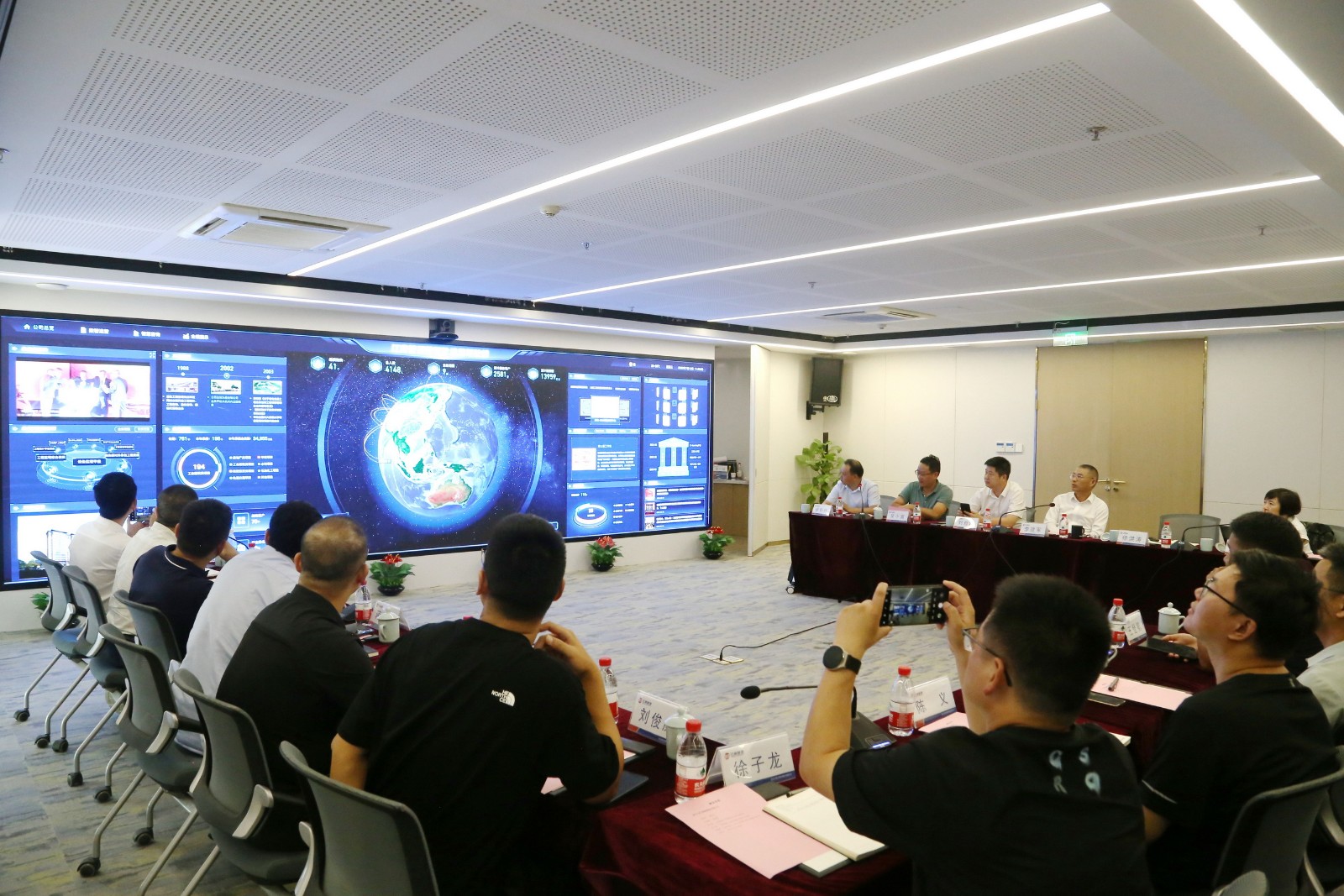 1689208126562496.jpg 1689208126562496.jpg